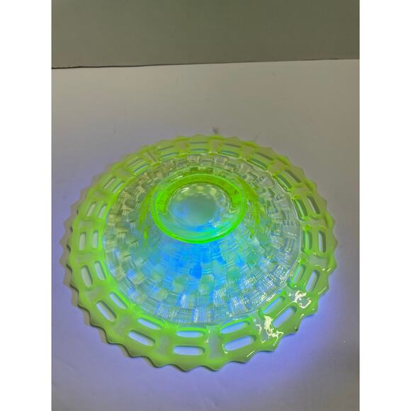 Fenton Basketweave Canary Yellow Opalescent Glass Bowl 7in Two Row Pierced Edge - Picture 5 of 10